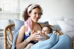 Womanbreastfeeding